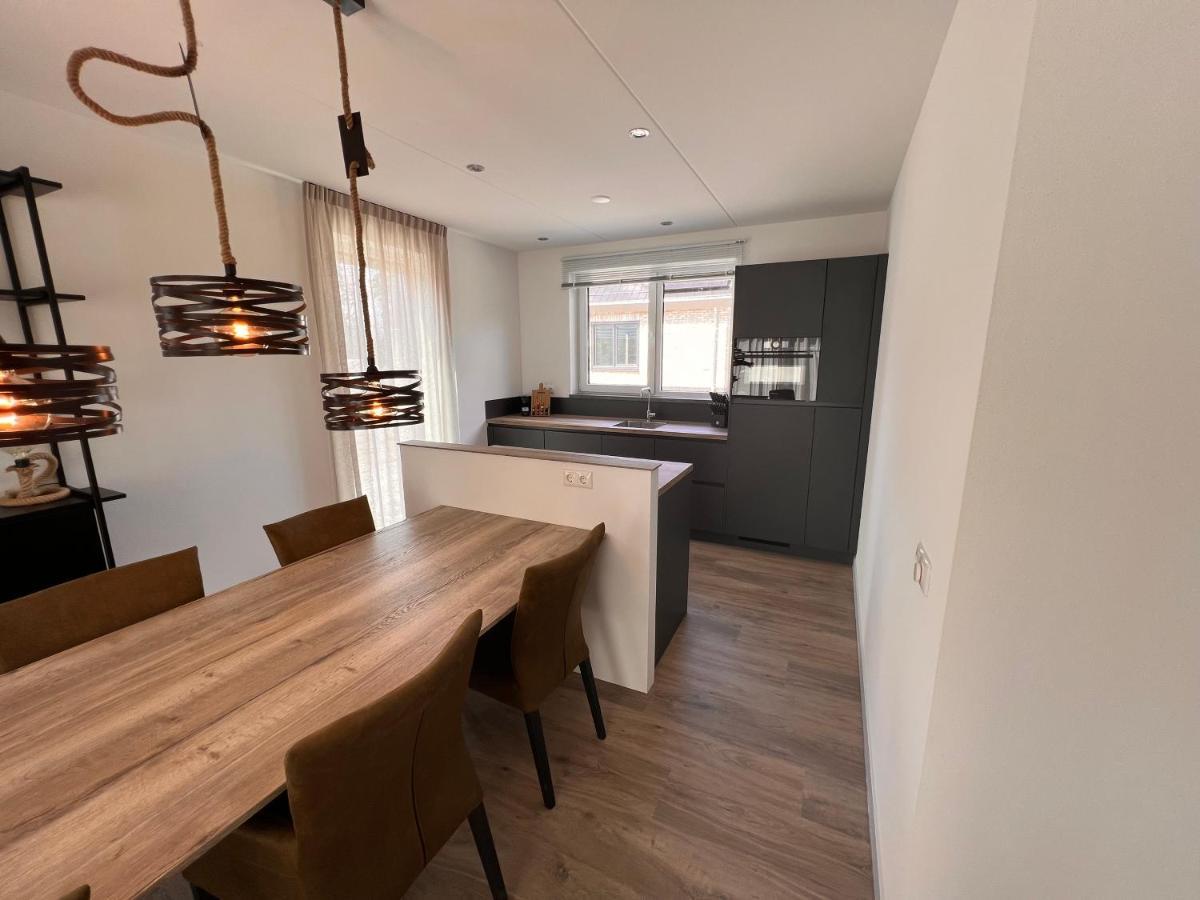 Luxe Villa Op Vakantiepark De Koorn-Aar Den Burg Exteriör bild